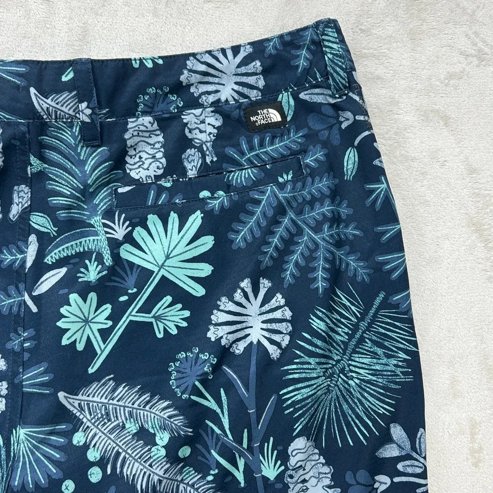 The North Face Class V Shorts Mens 36 Blue Floral Botanical NF0A3BDN Hiking